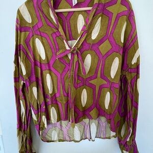 Elegant Women's Blouse with Geometric Pattern